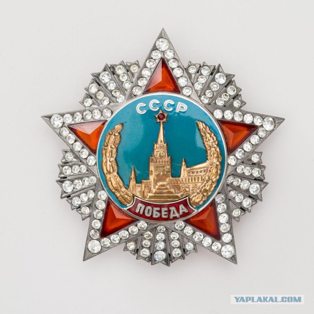 Очередной ряженый на Параде Победы сегодня
