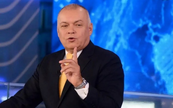 А я же думаю, на кого он похож?