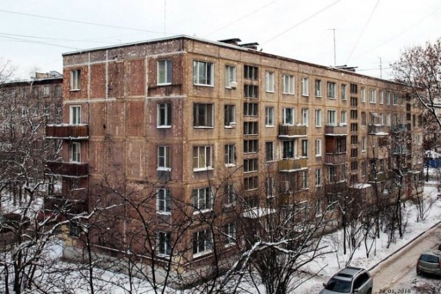 Почему в "хрущевках" нет балкона на первом этаже?