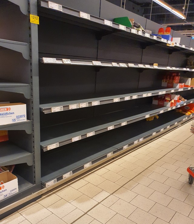 Продуктовые магазины в Дюльмене. Германия, земля Северная Рейн-Вестфалия