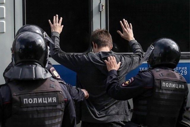 Петербуржец отсудил 72 265 рублей у Минфина и МВД за арест после митинга 9 сентября 2018 года