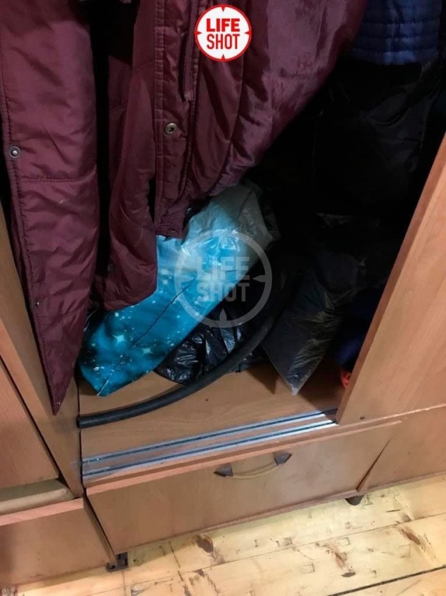 Школьница попросила спасти её от опекунши, которая бьёт её шлангом за четвёрки в школе