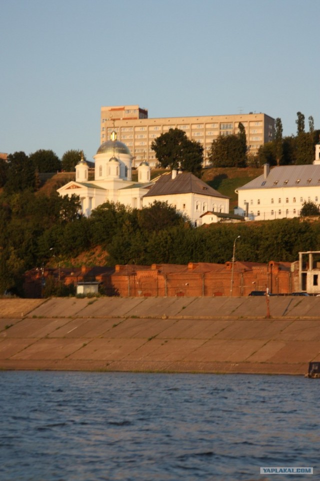 На катере в пос.Макарьево или Топограв, бе-бе-бе)