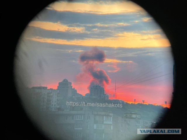СМИ сообщили о взрывах на на оборонном заводе в Киеве