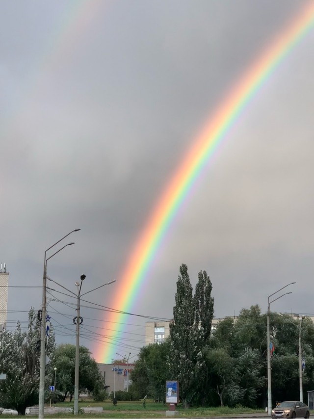 Вот такое у нас начало дня с радугой