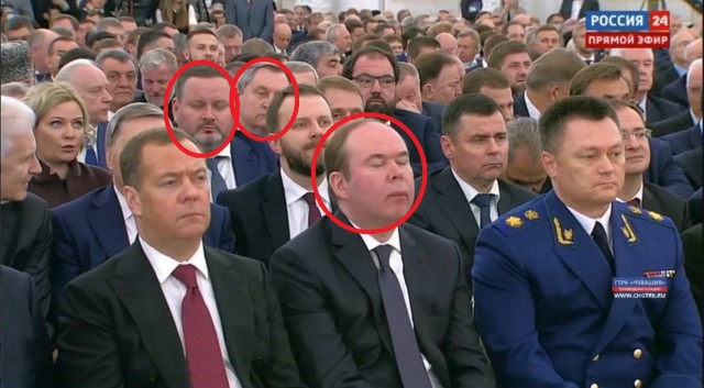 Медведев притащил на выступление Путина помощника, который будет спать вместо него.