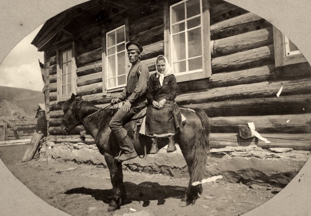 Сибирские казаки на службе и дома. Альбом 1911 года