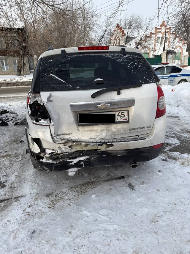 «Зашел к себе в кабинет, смотрю на камеры и понять ничего не могу, какого фига у меня машина поперек парковки стоит»