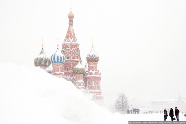 В Москве снег выпал. Сильно выпал!