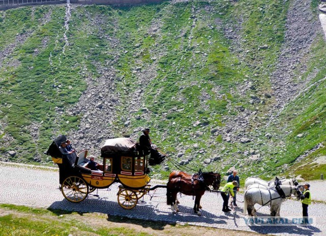 Дерзкий заезд на скутере 49cc через западные Альпы