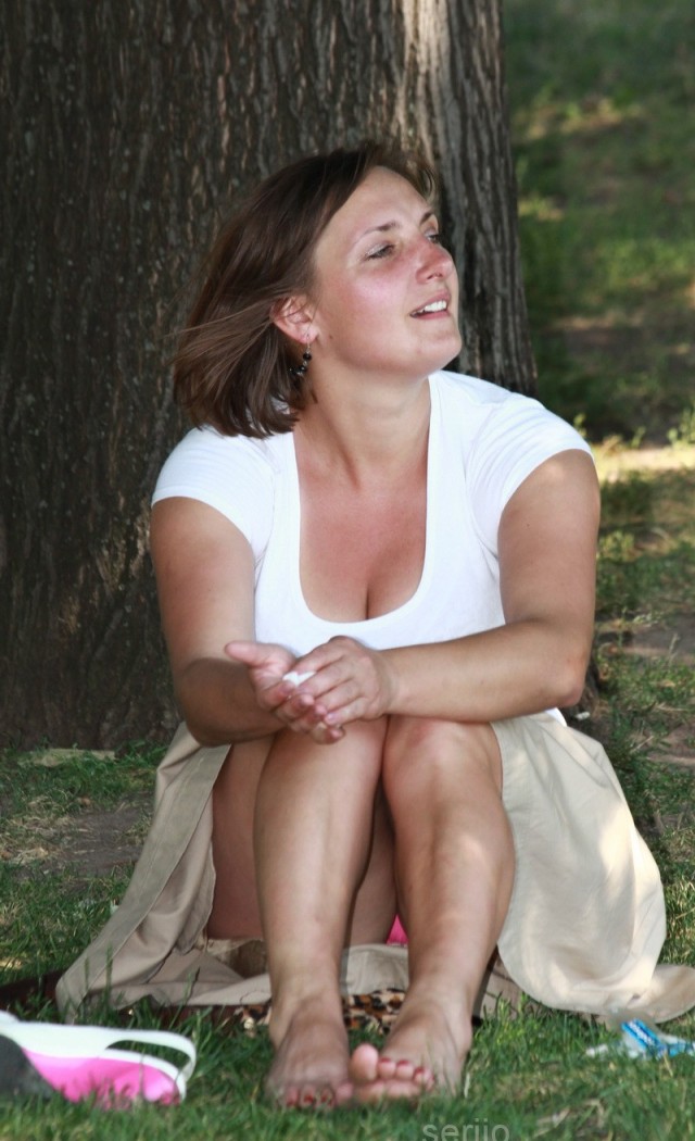 А что там женщины? Чем занимаются? И во что одеваются?