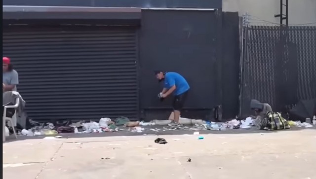 Мужики, идите сюда: тут какую-то непонятную хрень показывают