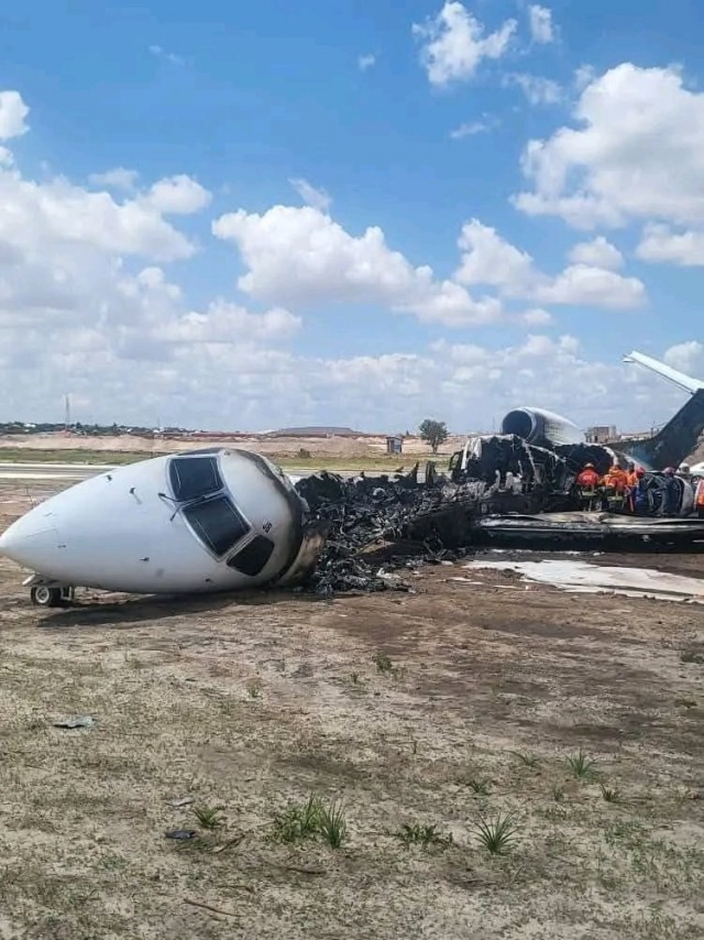 В Конго сгорел самолет, привезший делегацию для расследования обрушения на руднике