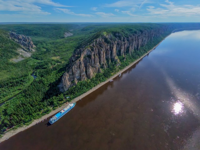 Суровая река Лена