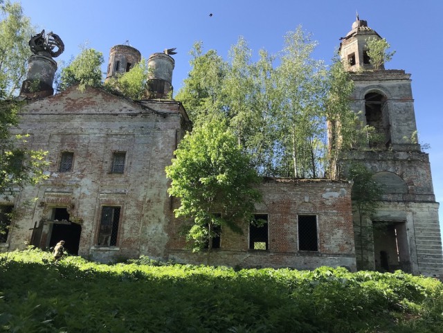 Заброшенная Церковь. Неожиданные находки.