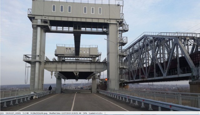 Китайцы построили мост-небоскреб