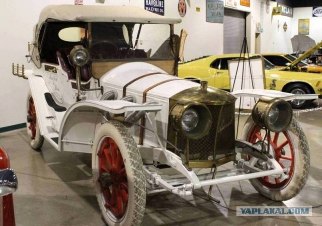 Топ-30 самых известных автомобилей из кино