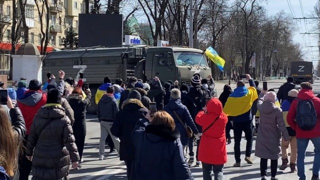 Украинцы хотят "сдавать" города