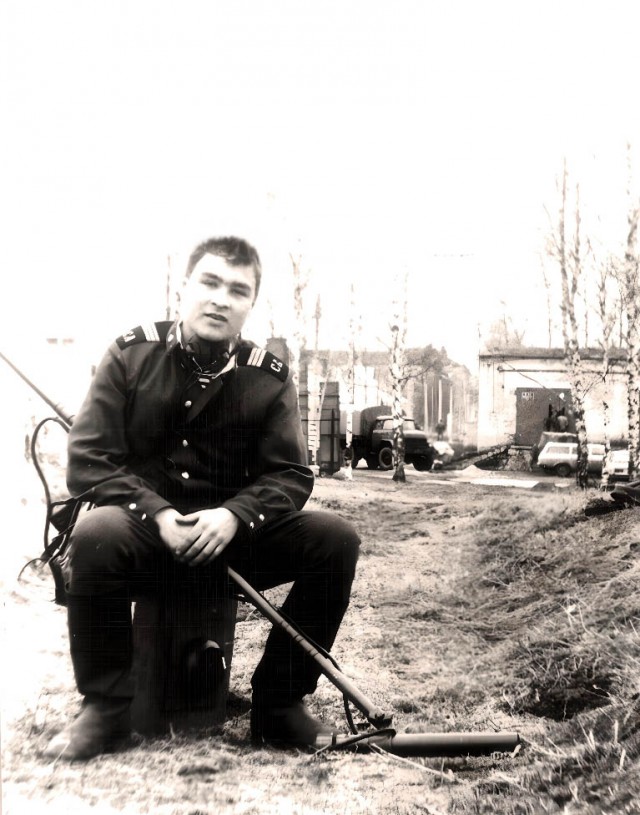А давайте в честь праздника, выкладывать свои армейские фотки уважаемые яповцы