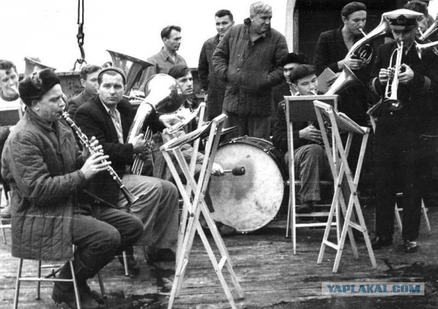 Охота на китов в СССР - фото 1965г.