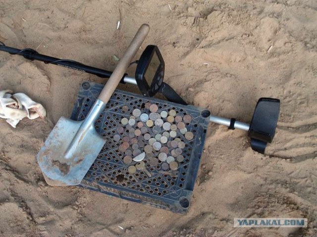 Искатели сокровищ на крымских пляжах