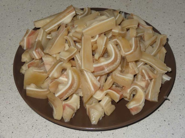 Язык в ушах