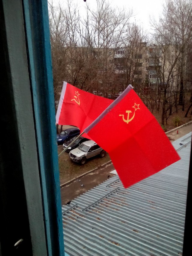 С 100-летним юбилеем Революции, товарищи!