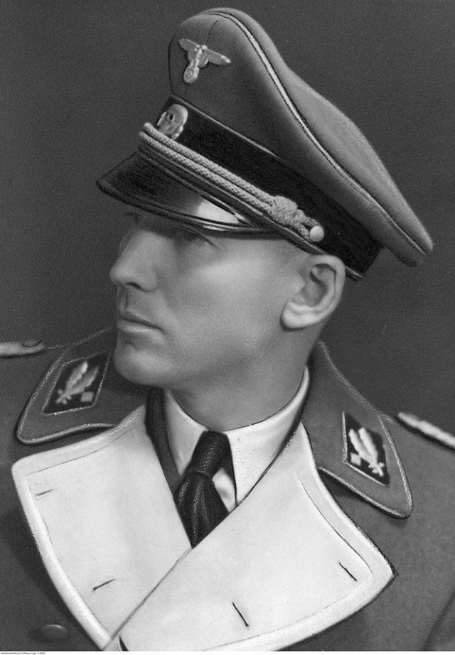 Как священники, монахи и американцы помогли нацистам бежать в Южную Америку.
