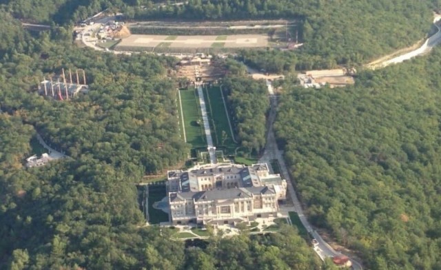 Мэр Геленджика пообещал обсудить возможность организации экскурсий во «дворец Путина»