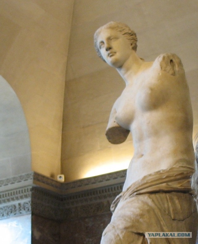 Что держала в руках Венера Милосская?