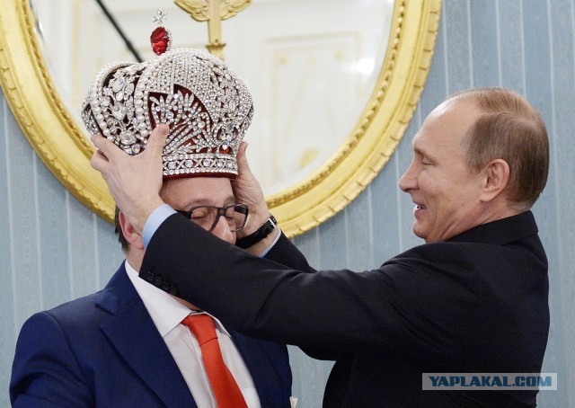 Геннадий Хазанов набросился с кулаками на корреспондента SHOT после вопроса о проданных домах и квартирах.