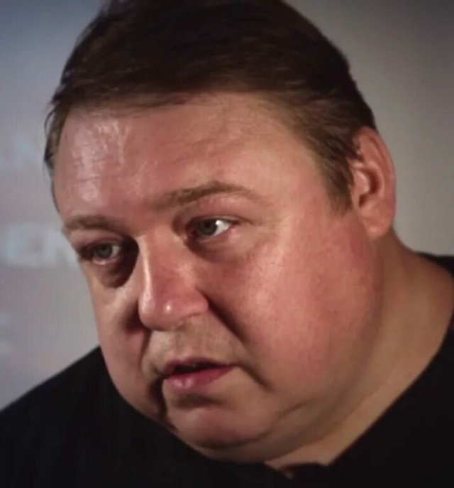 Прикольный мужик с баяном