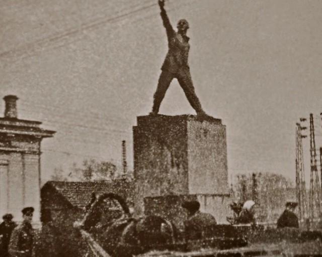 Ленин разный))