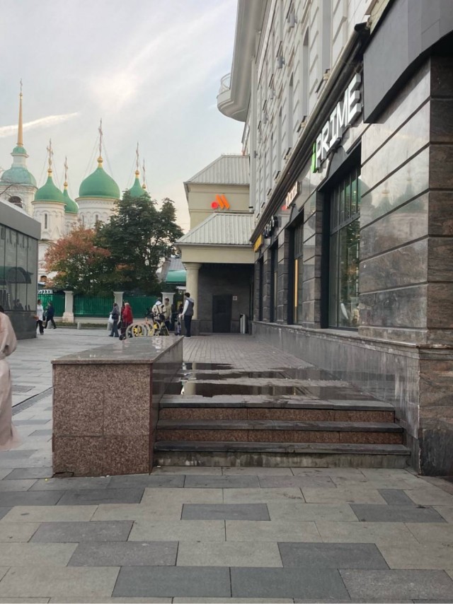 Зумеры массово страдают «туалетной тревожностью» и не могут выйти на улицу из-за страха, что резко «приспичит»