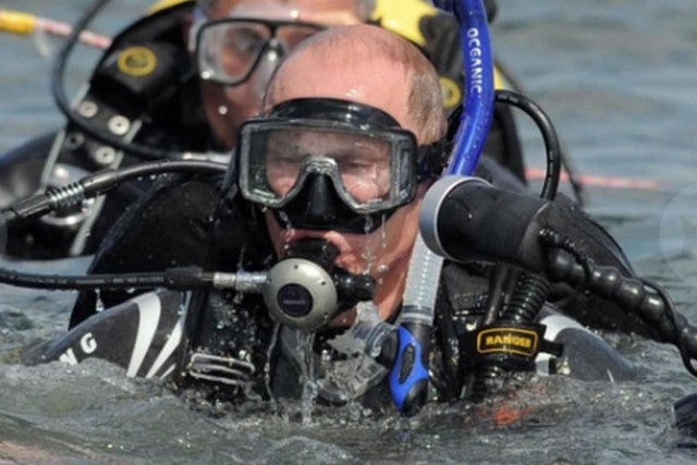 Фотожабы: Путин посещает коронавирусную больницу