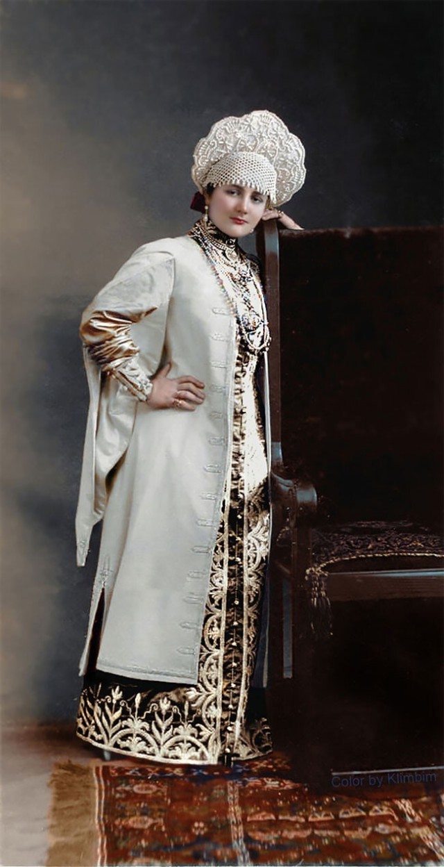 Костюмированный бал Романовых - фотографии 1903 года в цвете