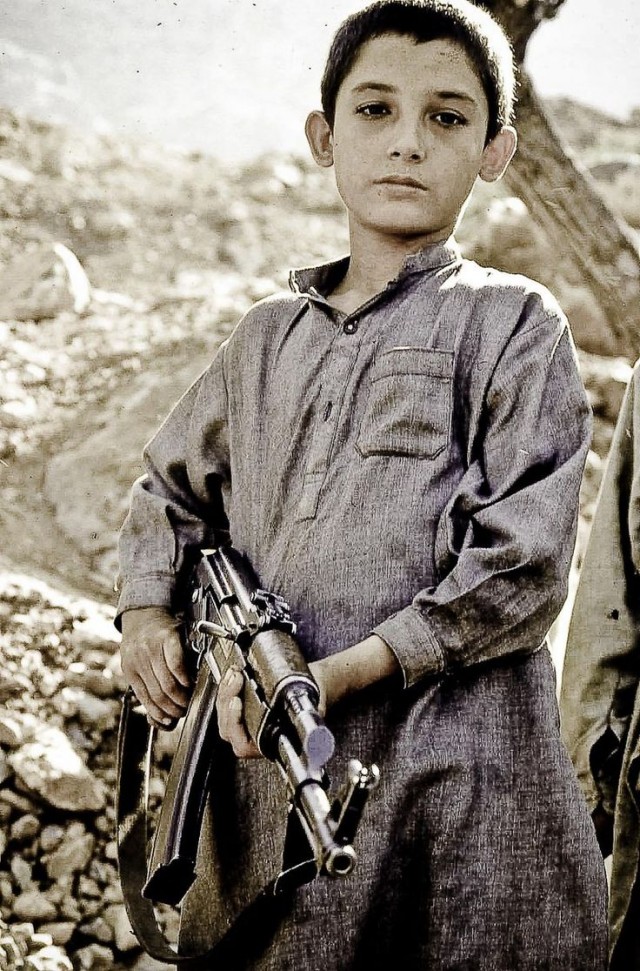 Вассерман предложил учить школьников владеть оружием