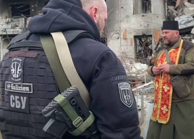 — А плохих убиваете? — Мы их уговариваем