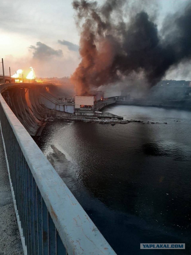 Горит ДнепроГЭС