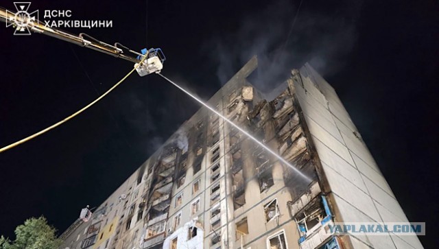 Последние секунды перед ударом дрона в Подмосковье и последствия взрыва: дырки в заборах, перевернутая мебель и остатки БПЛА