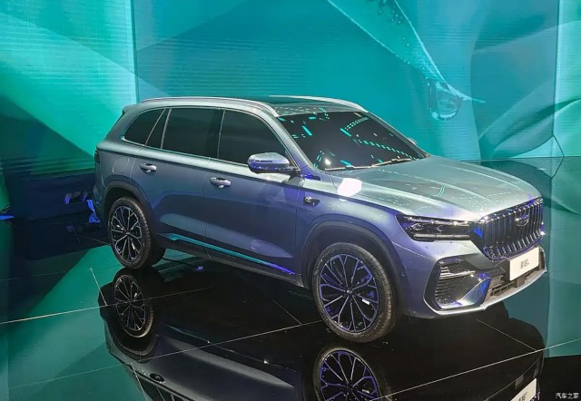 Совершенно новый Geely Monjaro 2026 оценили в 159,7 тыс. юаней (1,9 млн рублей)