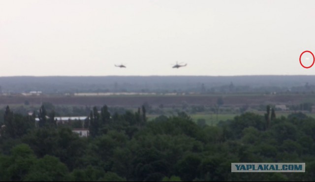 Славянск Боевые вертолеты обстреливают окраины.