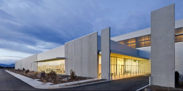 Где хранятся данные Facebook?