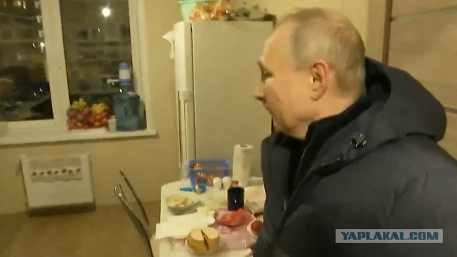 Прямо сейчас Путин в Дербенте вышел к сотням людей