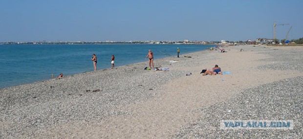 Как "Крымские пляжи остаются безлюдными"