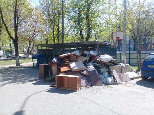 Глава Люберец посоветовал жителям, недовольным свалками в городе, «продать жильё и съехать».