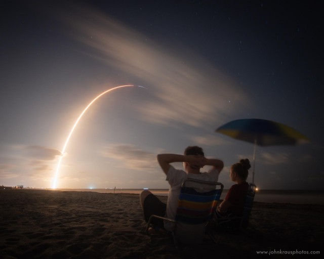 SpaceX запустила ракету Falcon 9 с первыми 60 коммуникационными спутниками системы Starlink