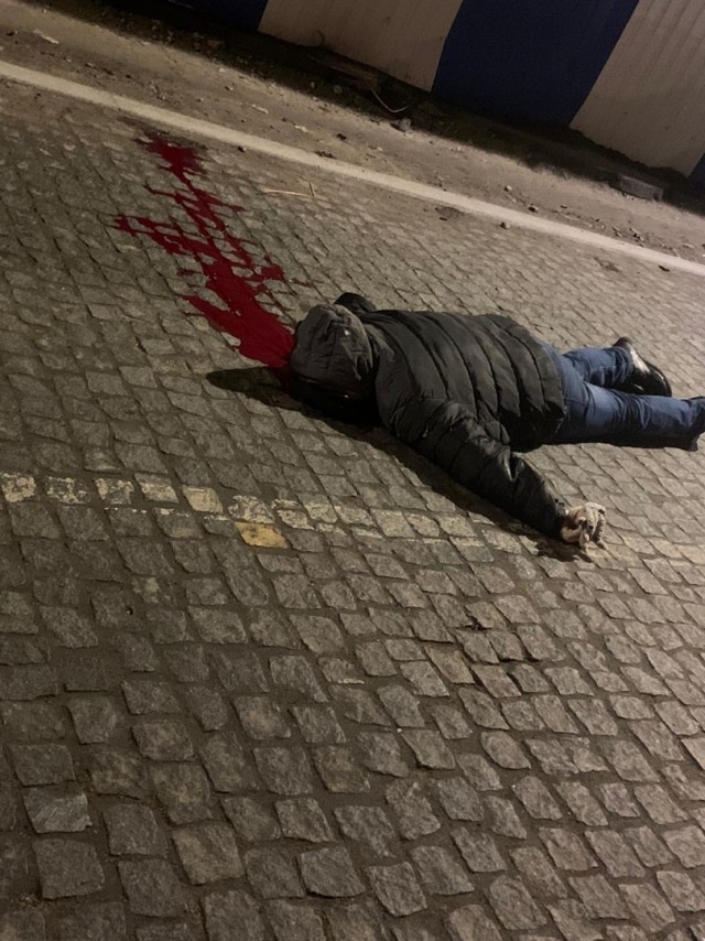Неизвестный открыл стрельбу в центре Калининграда, 2 человека убиты [18+]