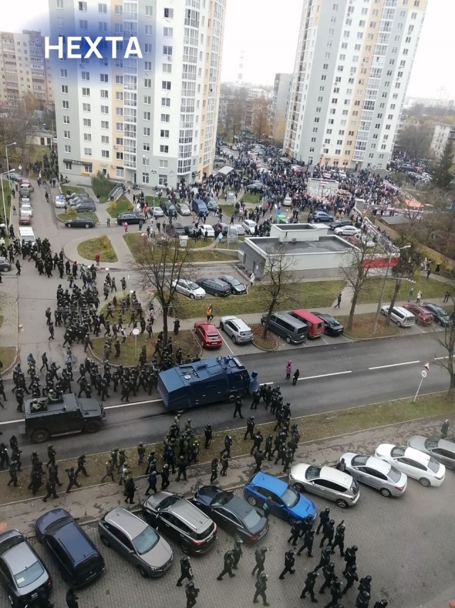 Успешный побег от белорусских силовиков сегодня в Минске попал на видео