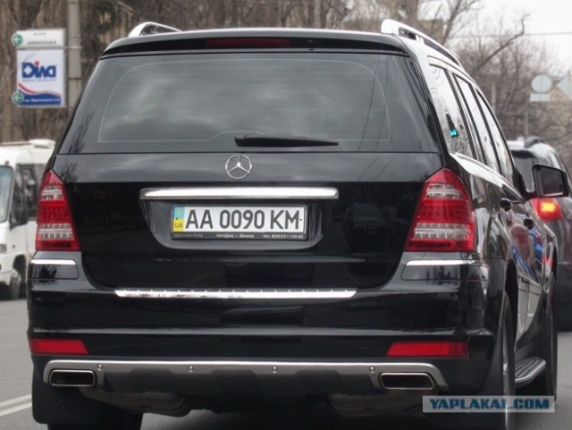 Улыбайтесь вас снимают (с). Кабминовский чинуша